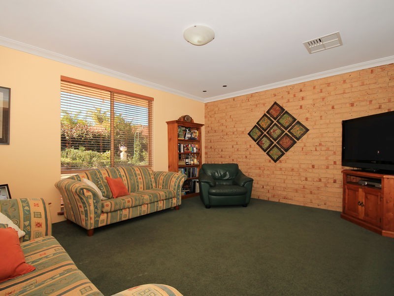 4 Kimble Court, Carine WA 6020