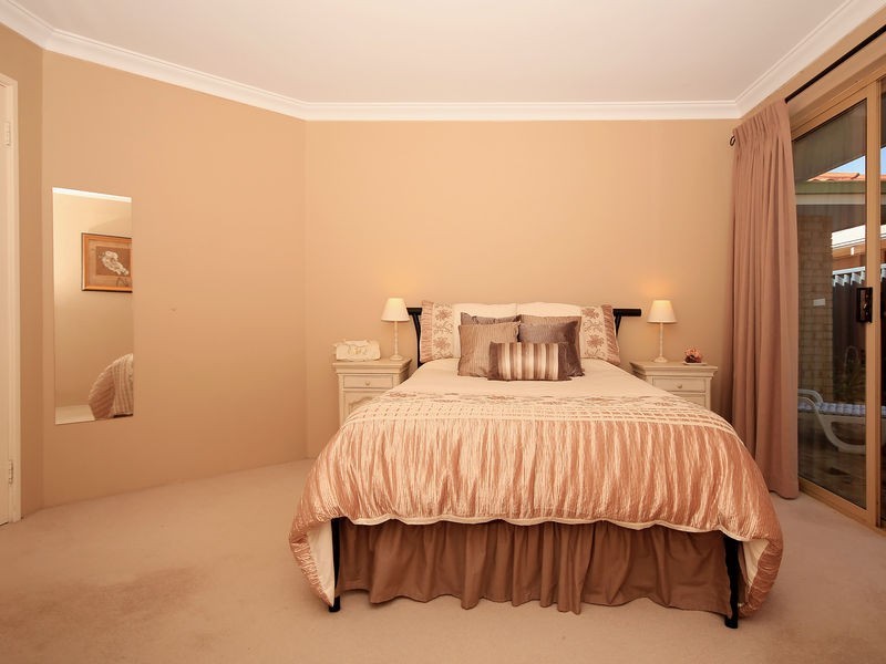 4 Kimble Court, Carine WA 6020