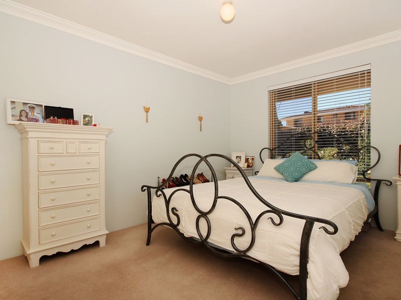 4 Kimble Court, Carine WA 6020