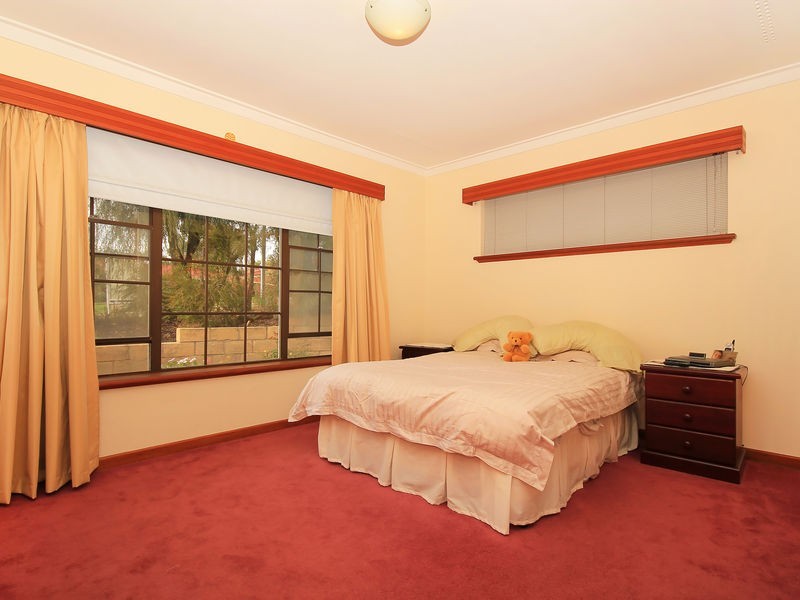 19 Bottlebrush Dr, Greenwood WA 6024