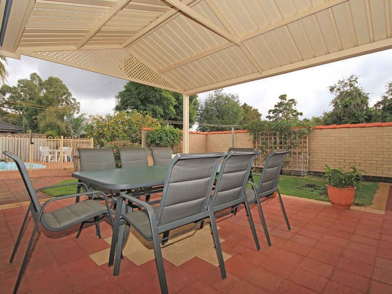 19 Bottlebrush Dr, Greenwood WA 6024