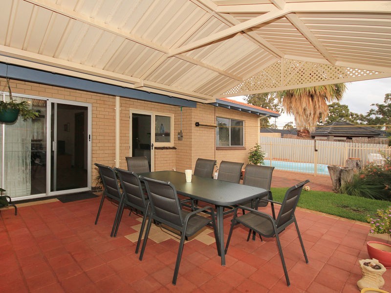 19 Bottlebrush Dr, Greenwood WA 6024