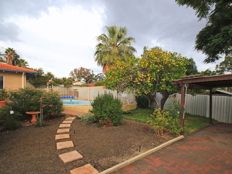 19 Bottlebrush Dr, Greenwood WA 6024