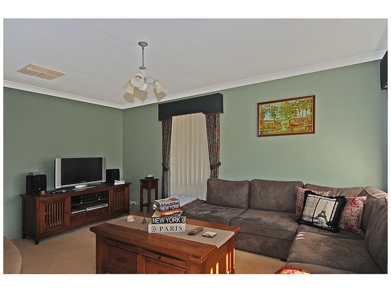 12 Amy Loop, Craigie WA 6025