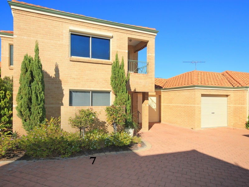 7/8 Centennial Gdns, Hillarys WA 6025