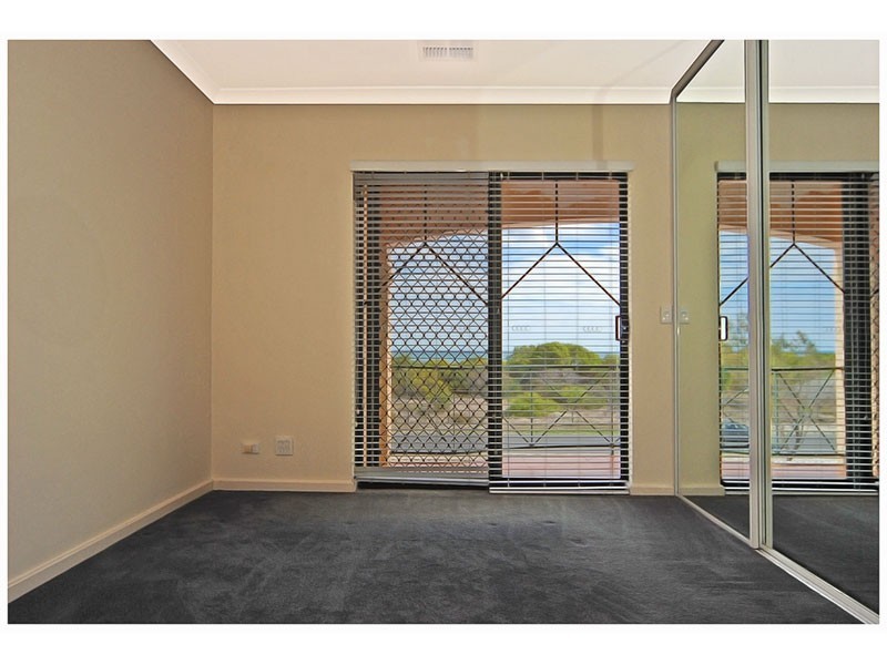 15/10 Fairhaven Tce, Hillarys WA 6025