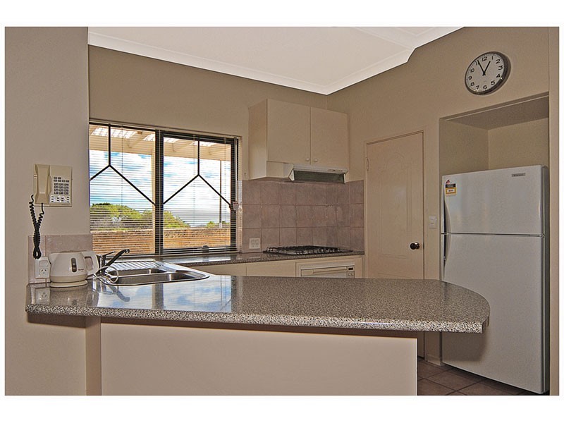 15/10 Fairhaven Tce, Hillarys WA 6025