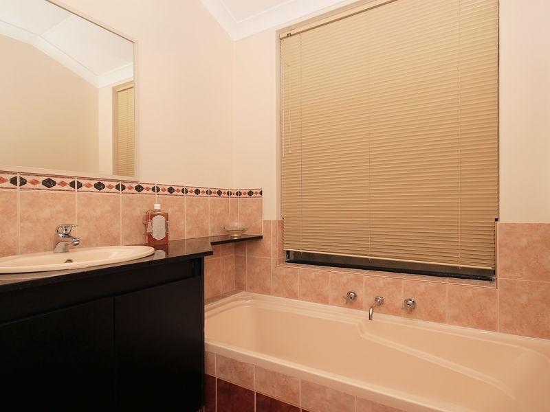 72 Elyard Crescent, Stirling WA 6021