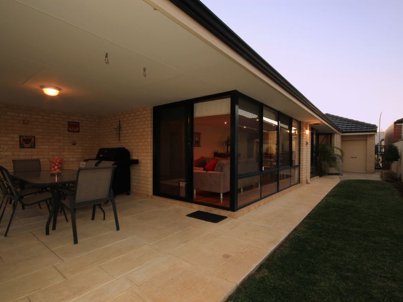 72 Elyard Crescent, Stirling WA 6021