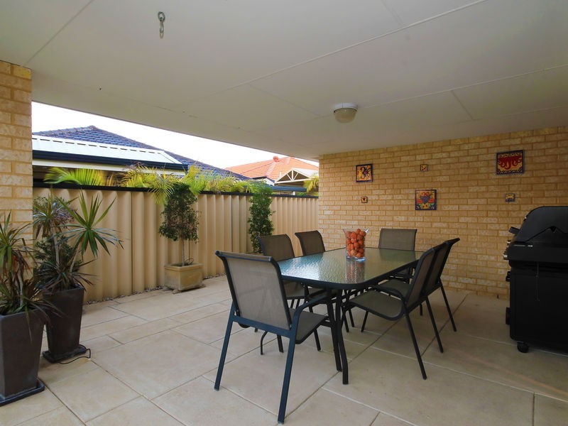 72 Elyard Crescent, Stirling WA 6021