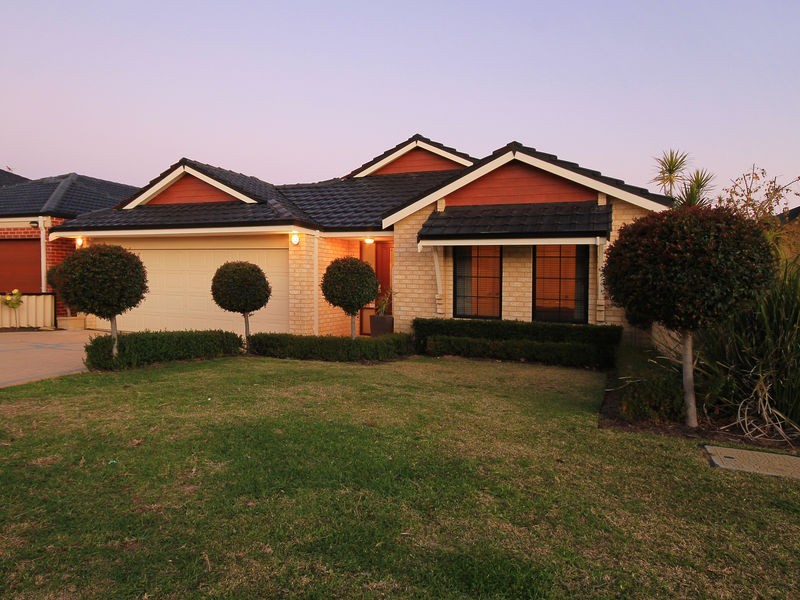 72 Elyard Crescent, Stirling WA 6021