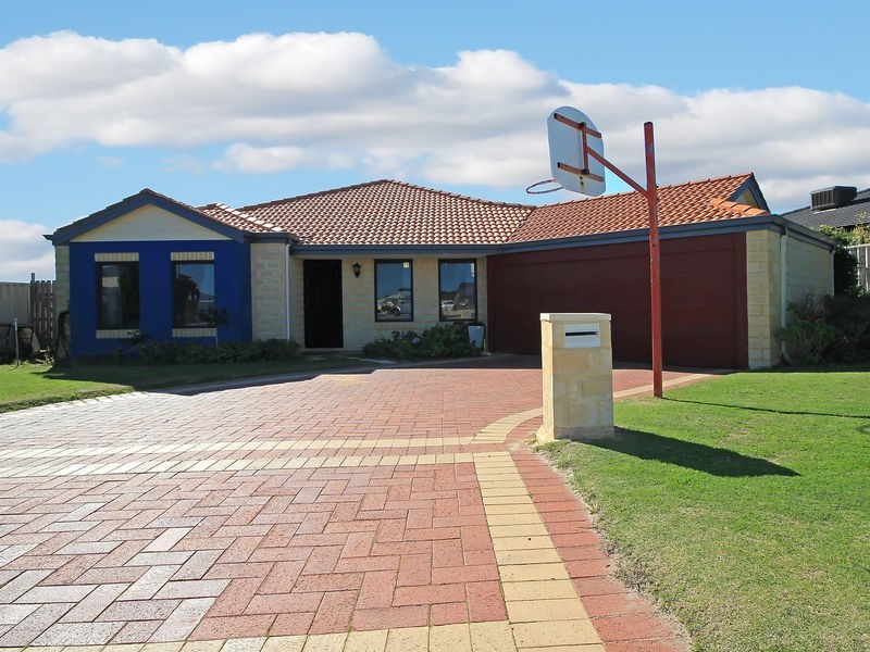 138  Santa Barbara Parade, Quinns Rocks WA 6030