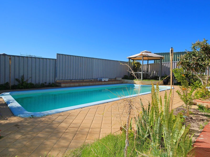 138  Santa Barbara Parade, Quinns Rocks WA 6030