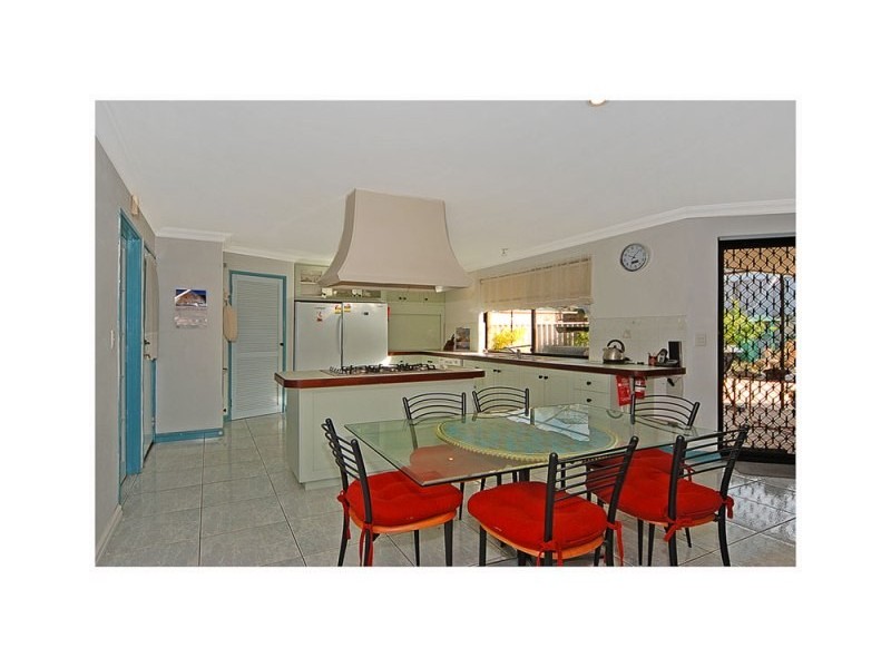 25 Diamond Dve, Ocean Reef WA 6027