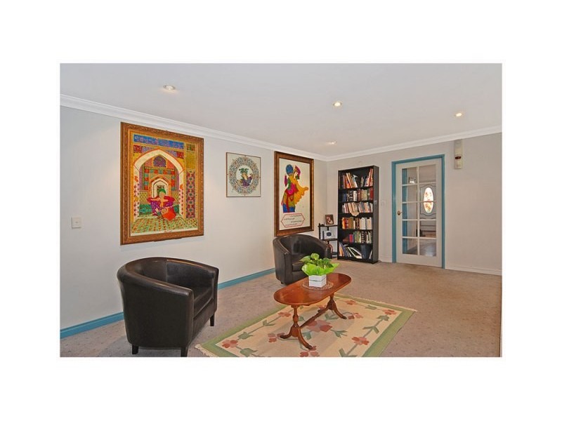 25 Diamond Dve, Ocean Reef WA 6027