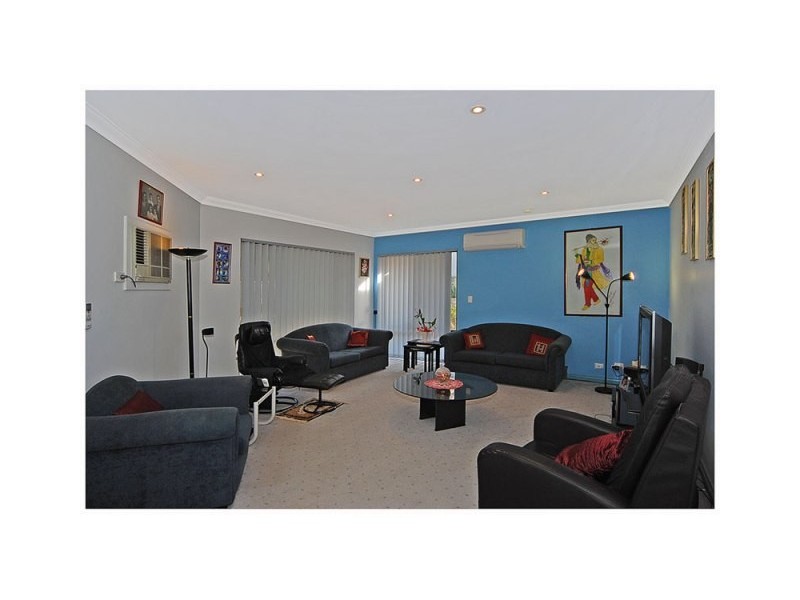 25 Diamond Dve, Ocean Reef WA 6027