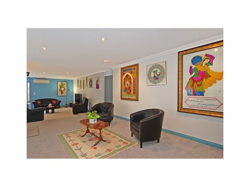 25 Diamond Dve, Ocean Reef WA 6027