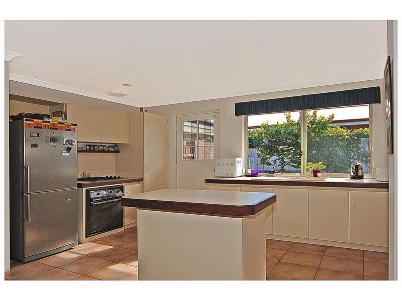 2 Lapwing Rise, Currambine WA 6028