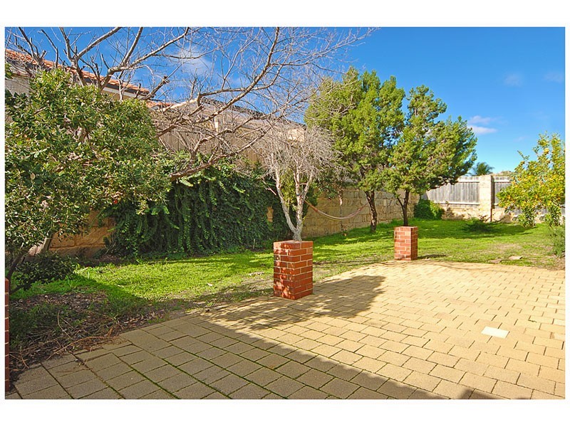 2 Lapwing Rise, Currambine WA 6028