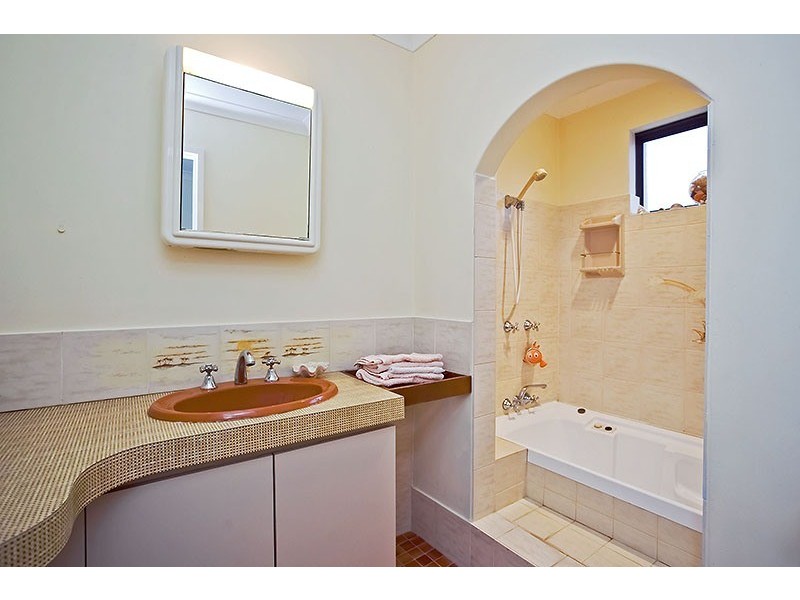 8 Alicia Street, Kallaroo WA 6025