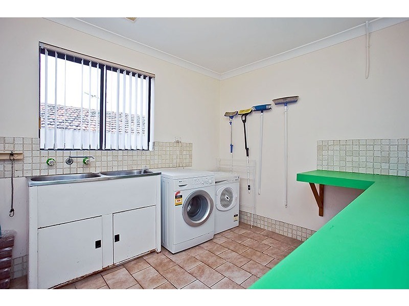 8 Alicia Street, Kallaroo WA 6025