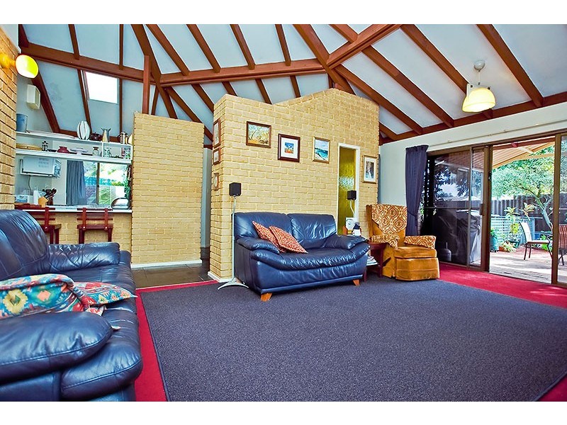 4 Barone Road, Craigie WA 6025