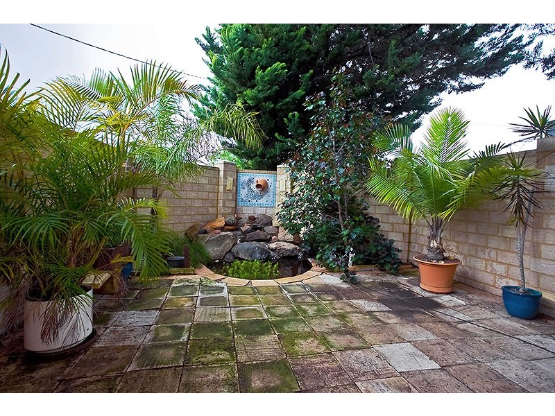 4 Barone Road, Craigie WA 6025