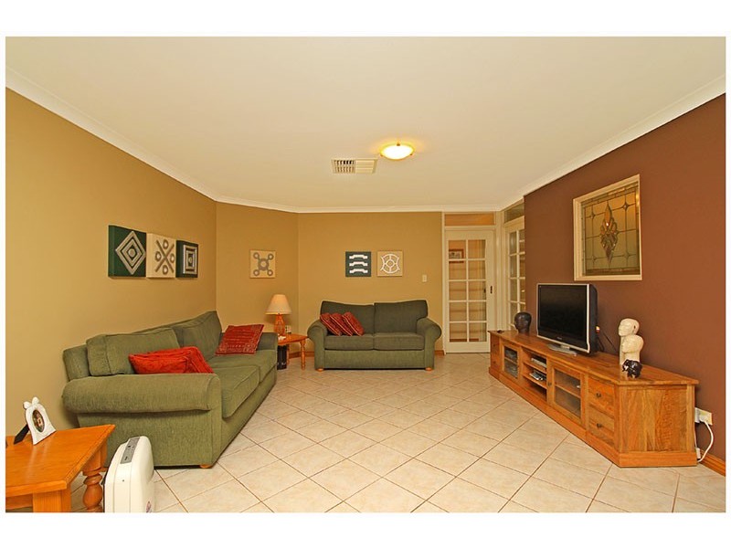 16 San Pedro Turn, Iluka WA 6028