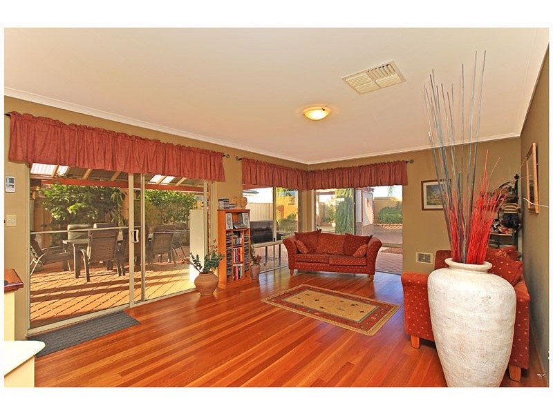 16 San Pedro Turn, Iluka WA 6028