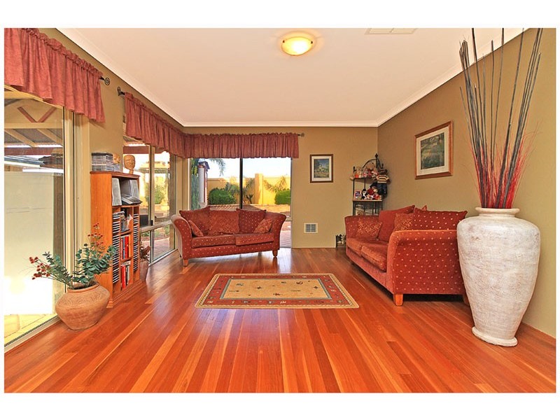 16 San Pedro Turn, Iluka WA 6028