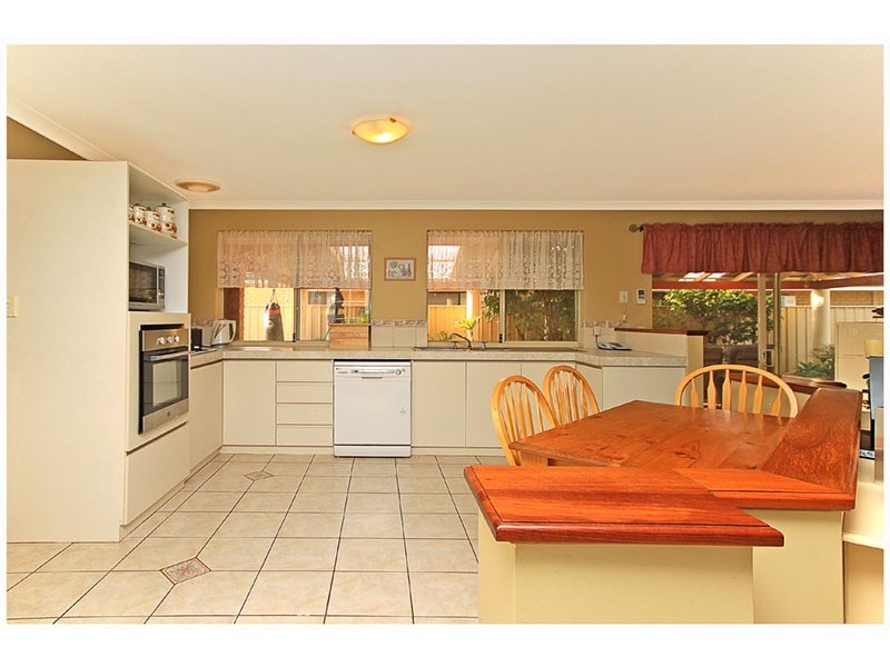 16 San Pedro Turn, Iluka WA 6028