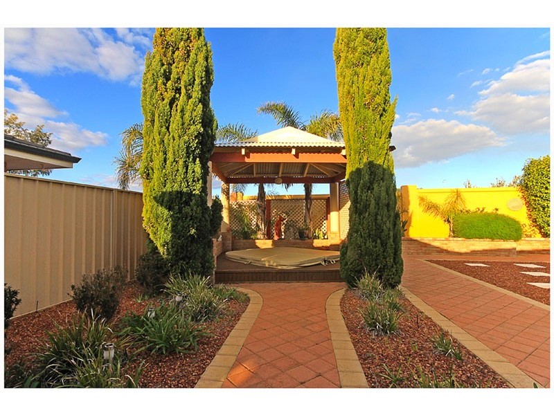 16 San Pedro Turn, Iluka WA 6028