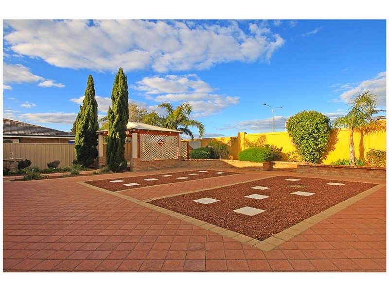 16 San Pedro Turn, Iluka WA 6028