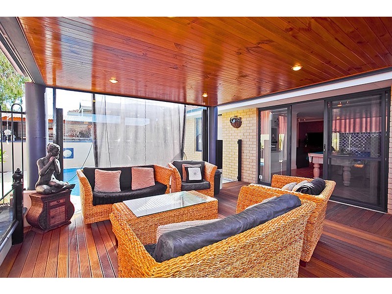 26 Goldfinch Loop, Woodvale WA 6026
