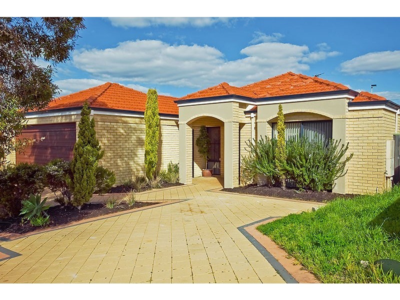 26 Goldfinch Loop, Woodvale WA 6026