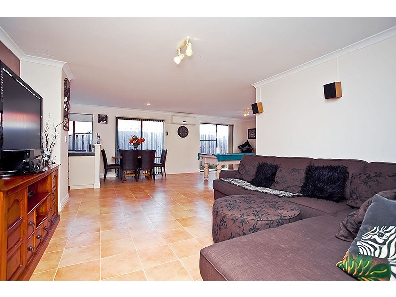 26 Goldfinch Loop, Woodvale WA 6026
