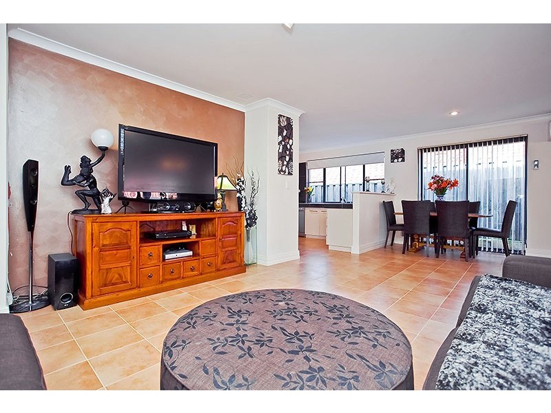 26 Goldfinch Loop, Woodvale WA 6026