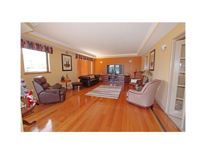 5 Fairhaven Terrace, Hillarys WA 6025