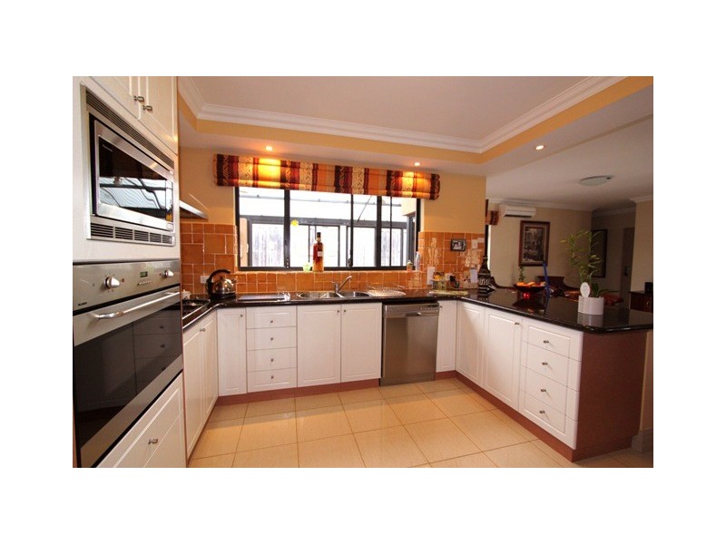 5 Fairhaven Terrace, Hillarys WA 6025