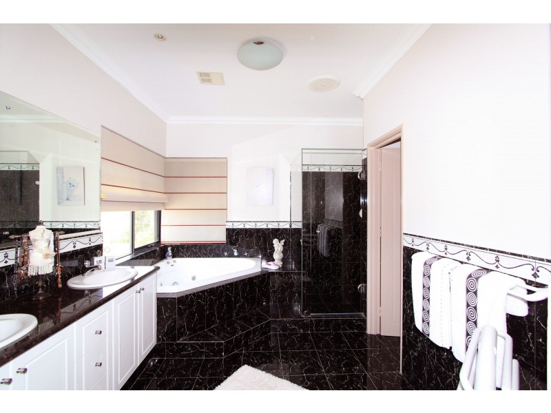 5 Fairhaven Terrace, Hillarys WA 6025