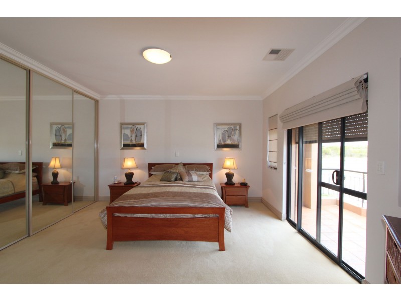 5 Fairhaven Terrace, Hillarys WA 6025