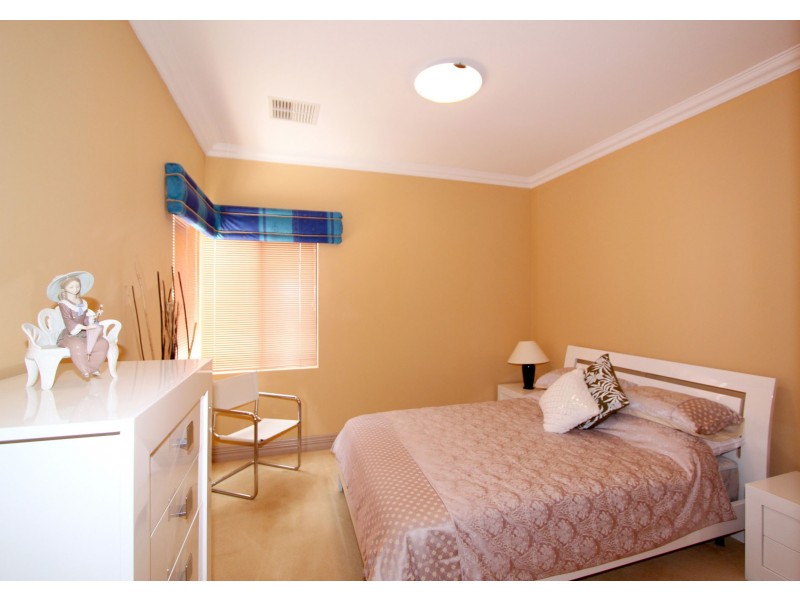 5 Fairhaven Terrace, Hillarys WA 6025