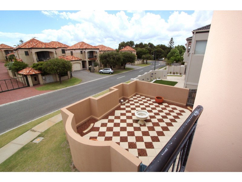 5 Fairhaven Terrace, Hillarys WA 6025