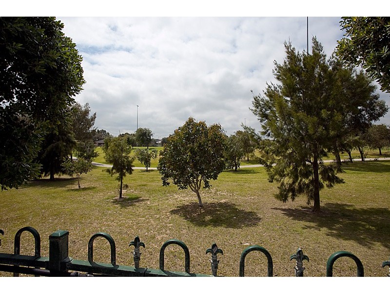 21 Stradbroke Gardens, Ridgewood WA 6030