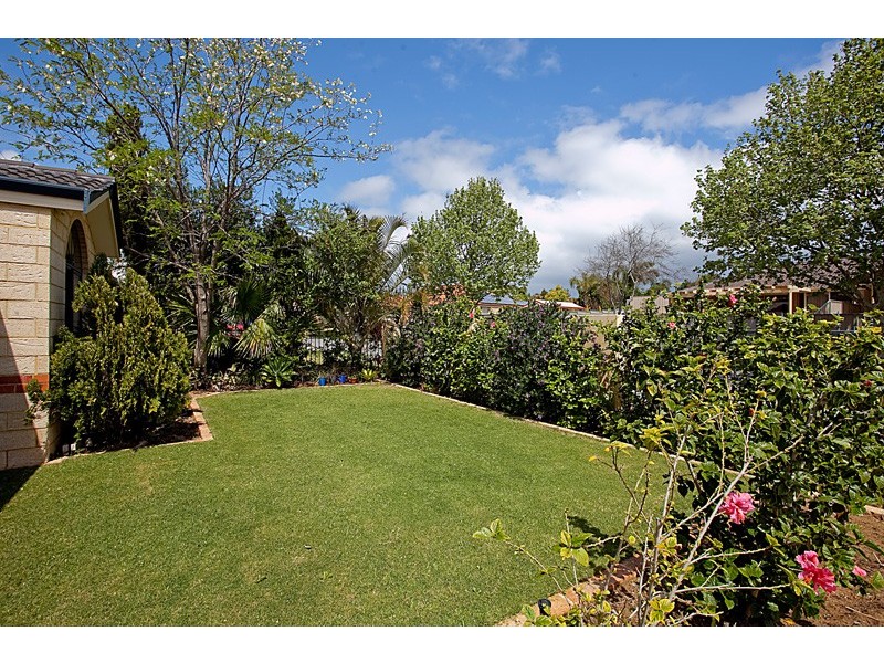 21 Stradbroke Gardens, Ridgewood WA 6030