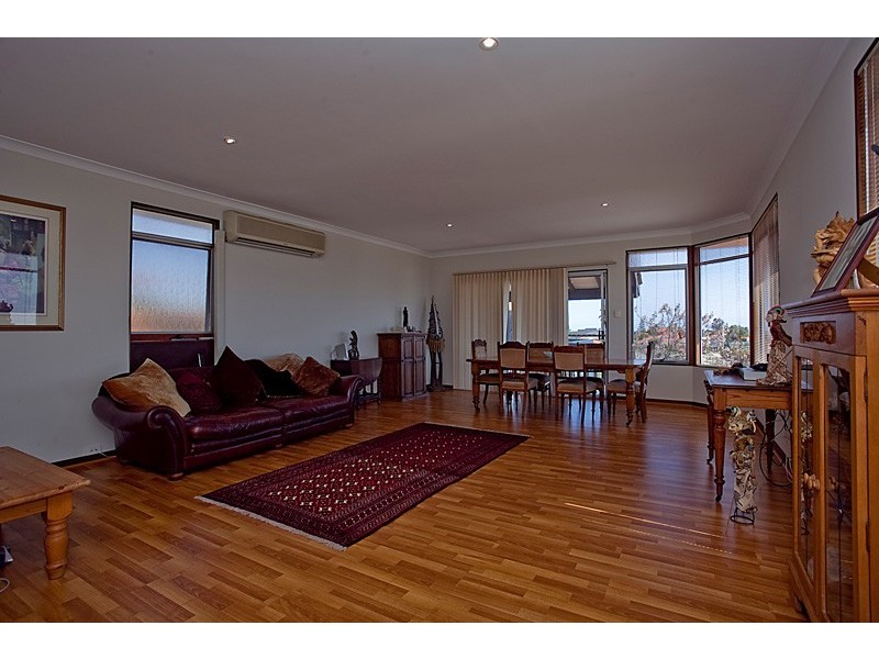 2 Bounty Place, Ocean Reef WA 6027