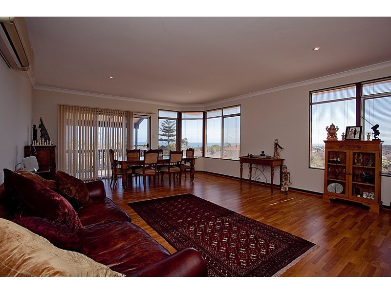 2 Bounty Place, Ocean Reef WA 6027