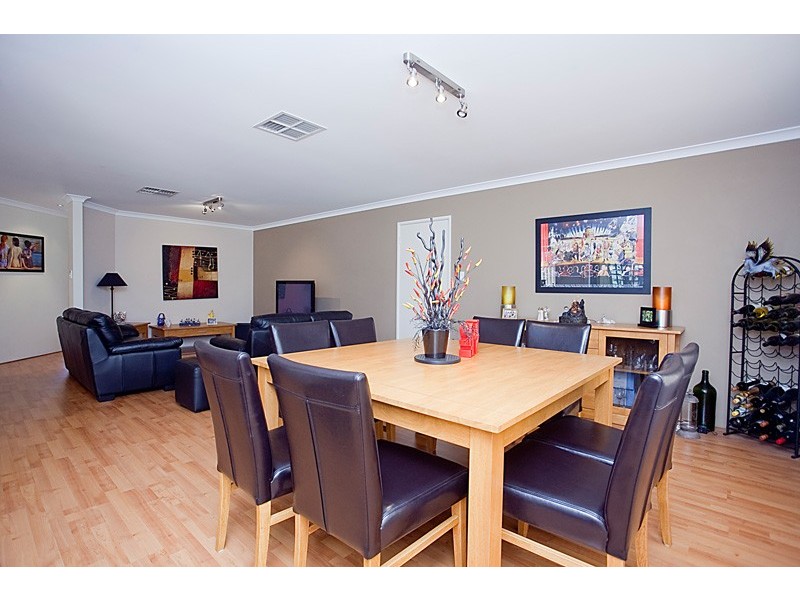 60 Clydebank Crescent, Kinross WA 6028