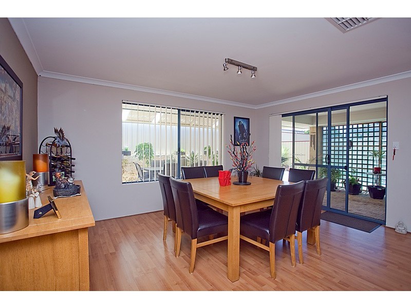 60 Clydebank Crescent, Kinross WA 6028