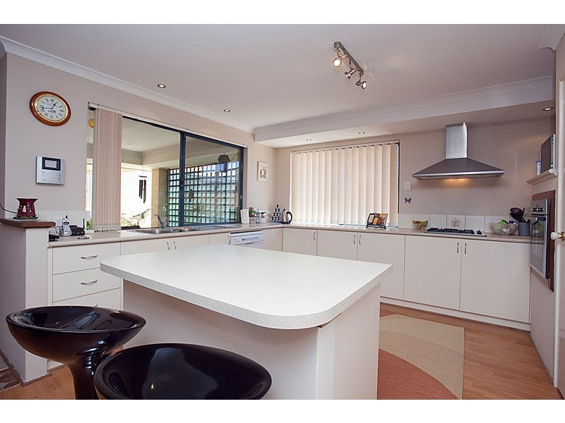 60 Clydebank Crescent, Kinross WA 6028